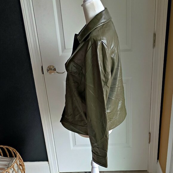 NWOT! CHICO'S OLIVE GREEN 2 POCKET JACKET - Picture 4 of 6